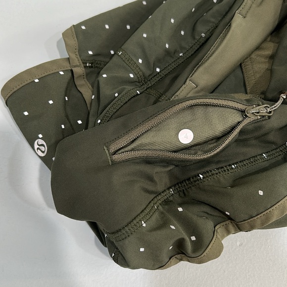 LULULEMON WOMEN ACTIVEWEAR 3”SHORT DOTS  OLIVE  SZ 4 - Picture 5 of 7